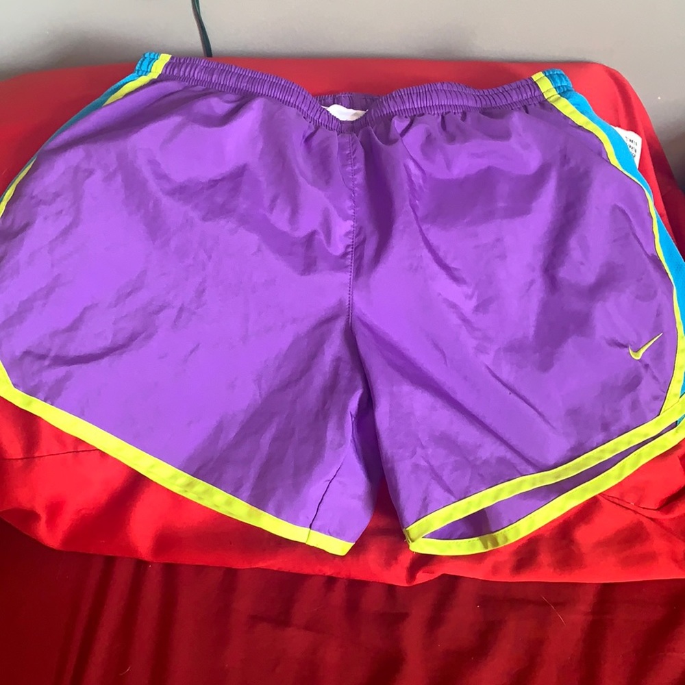 NIKE SHORTS